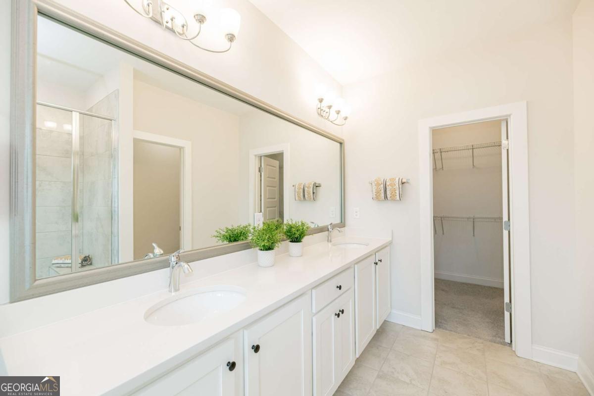 529 Broadview Place Ne Property Photo 21