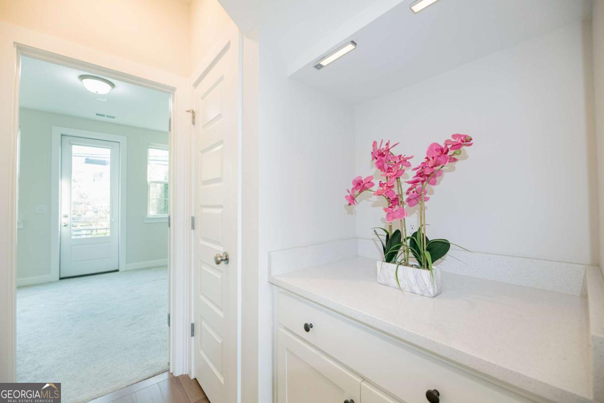 529 Broadview Place Ne Property Photo 25