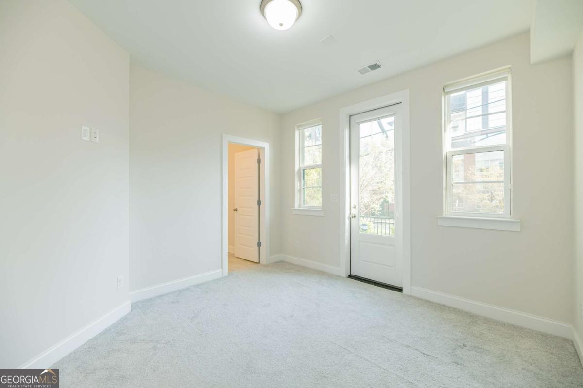 529 Broadview Place Ne Property Photo 26