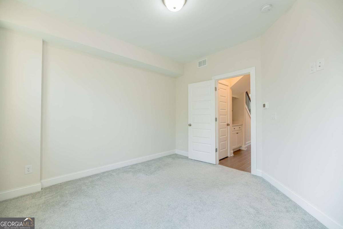 529 Broadview Place Ne Property Photo 27