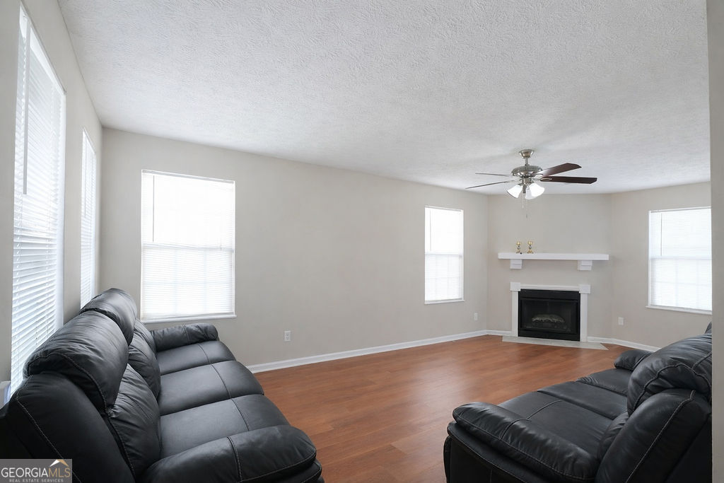 2284 Cypress Point Way Property Photo 4