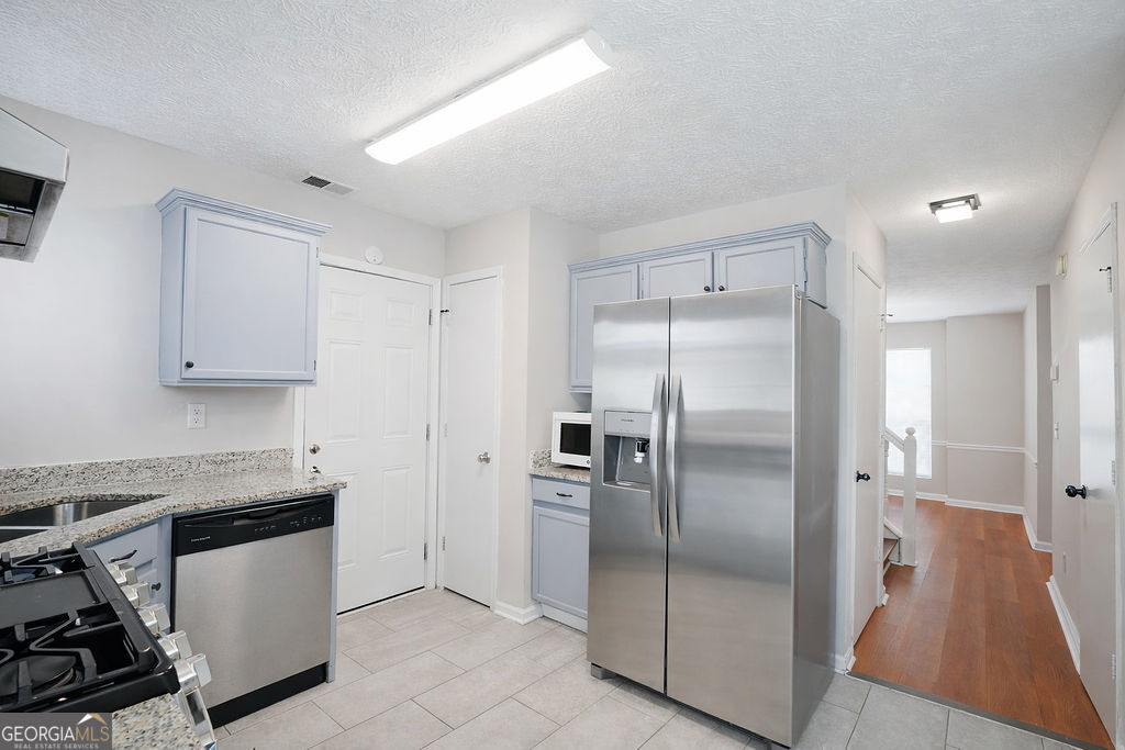 2284 Cypress Point Way Property Photo 5