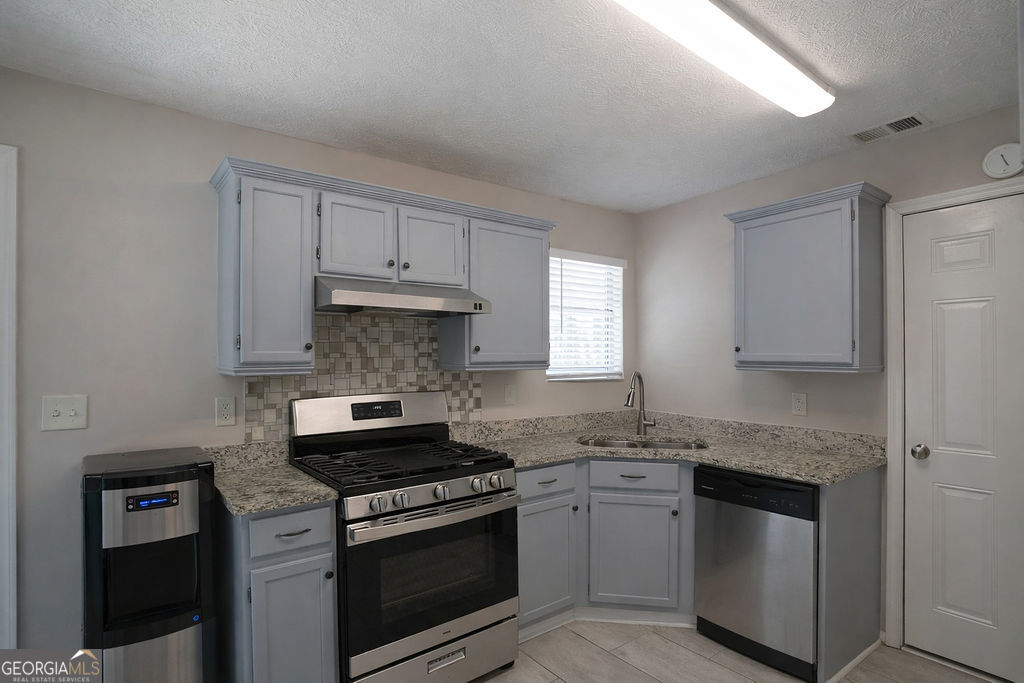 2284 Cypress Point Way Property Photo 6