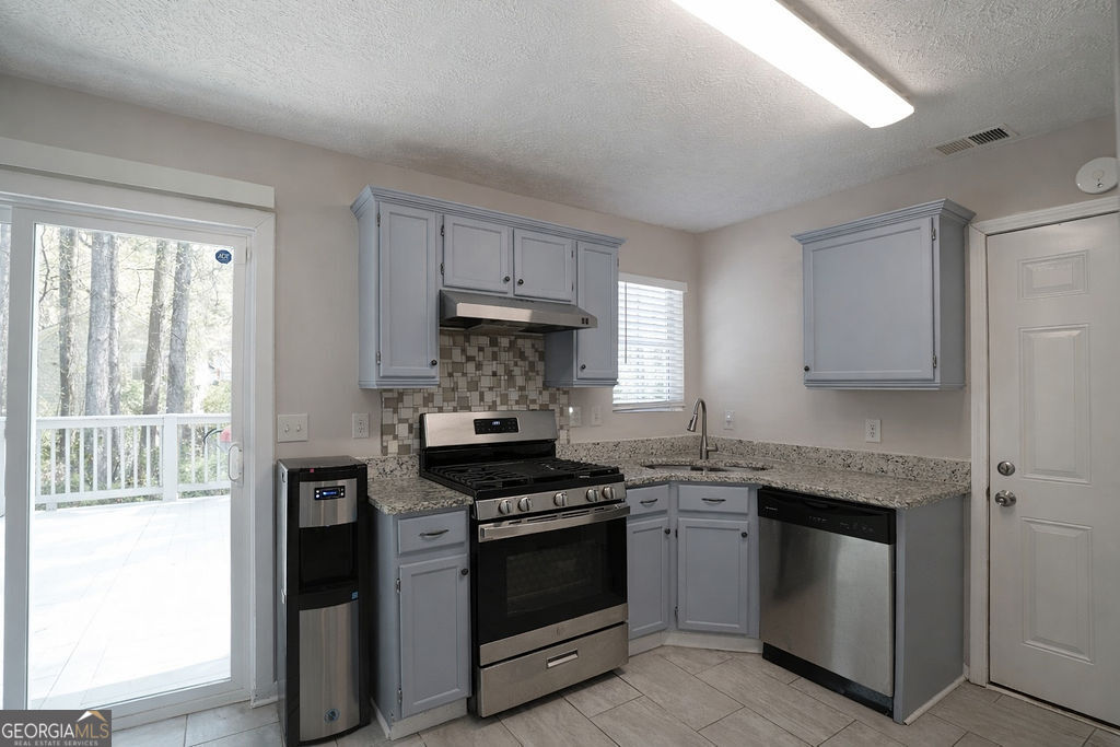 2284 Cypress Point Way Property Photo 8