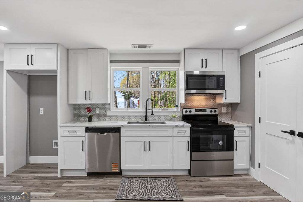 206 Walker Drive Property Photo 8