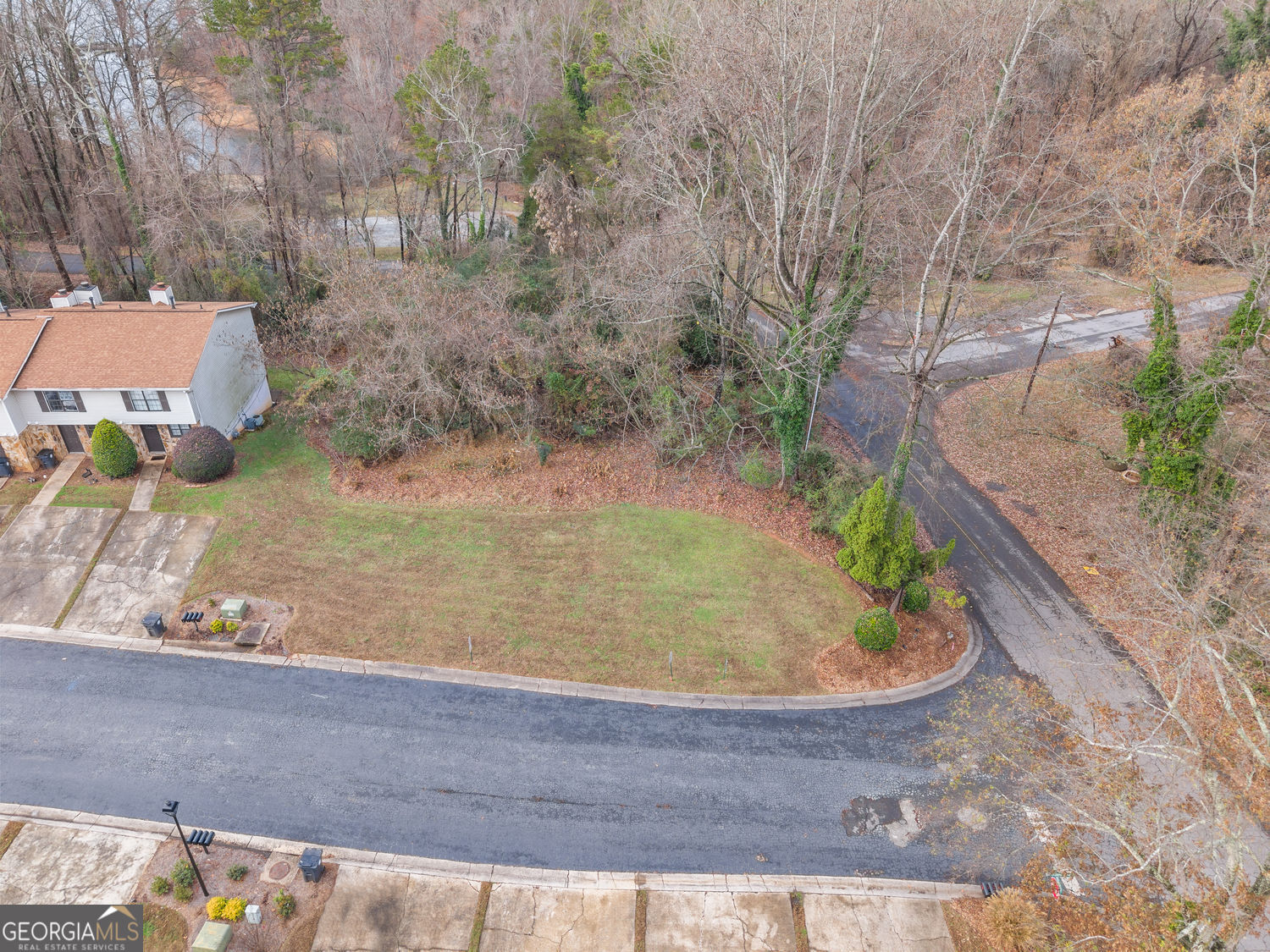 2486 Hidden Cove Court Property Photo 2