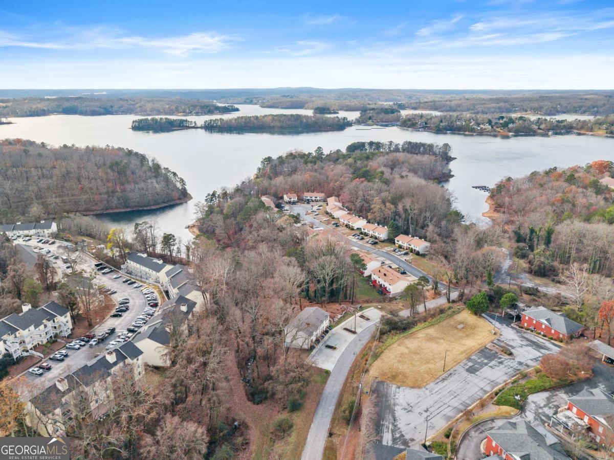 2486 Hidden Cove Court Property Photo 7