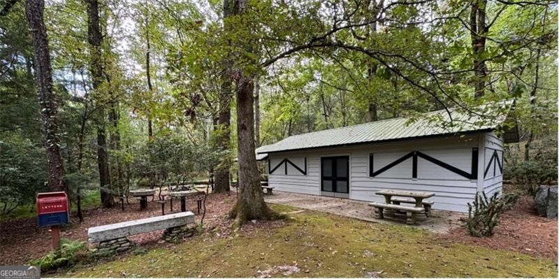2320 Hardman Road Property Photo 9
