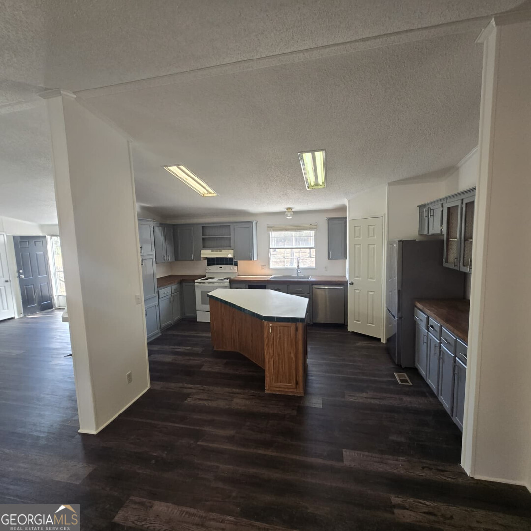 5037 Cherrywood Drive Property Photo 7