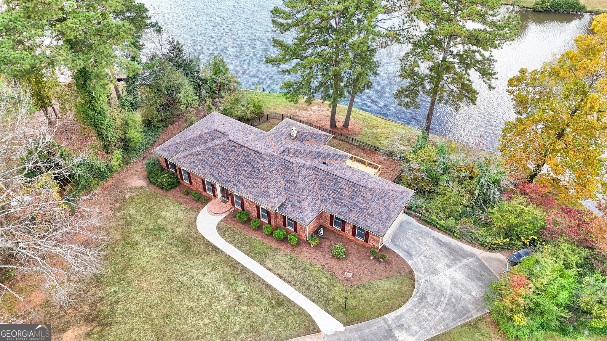 30 Hawthorne Drive Property Photo 5