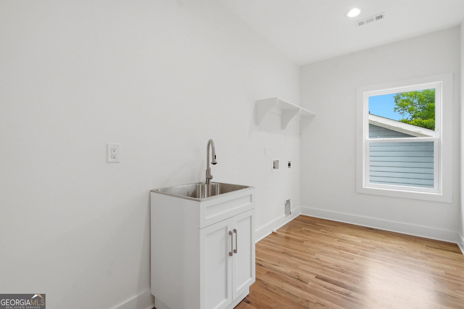 269 Ohm Avenue Property Photo 35