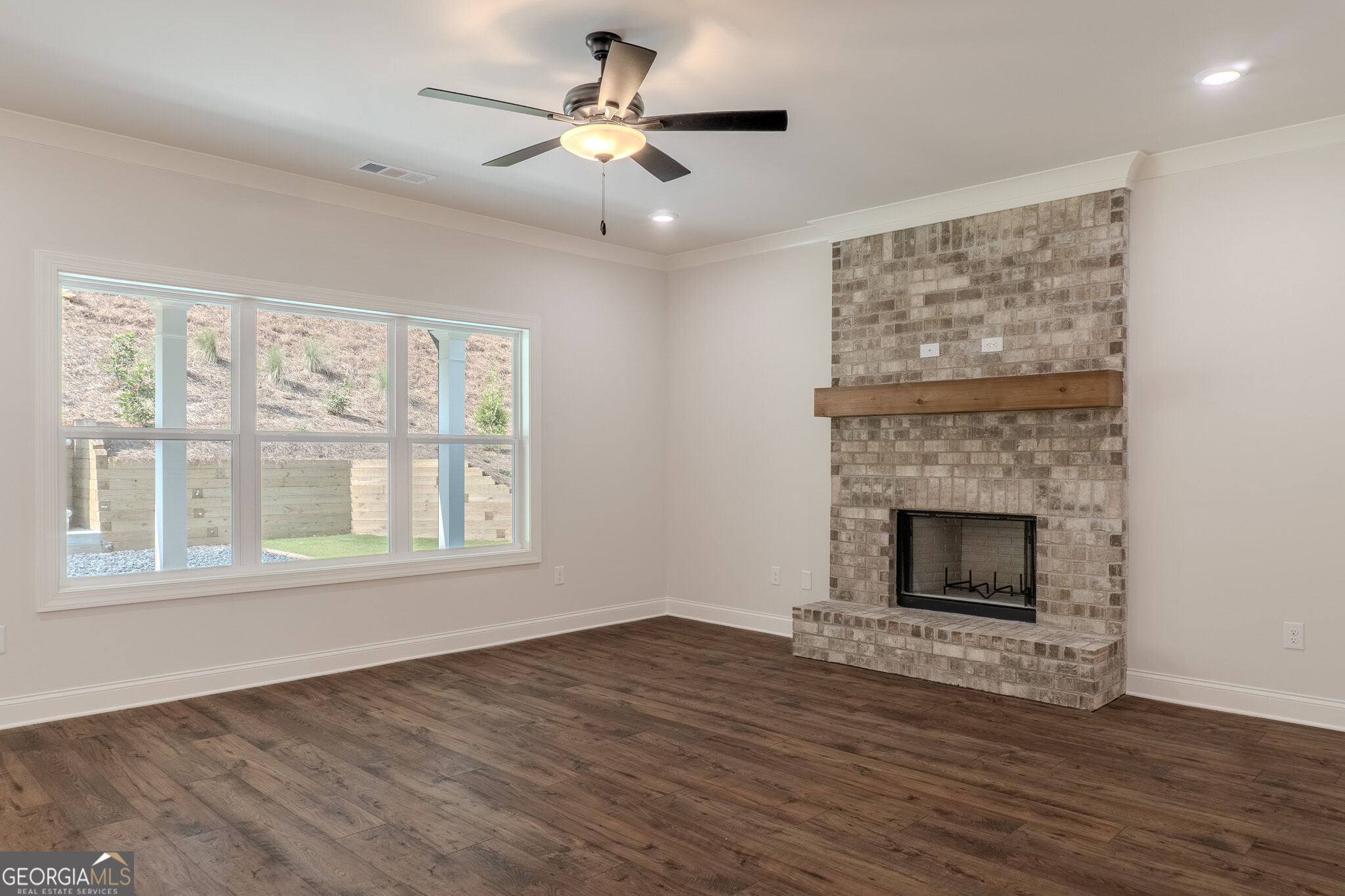 1250 Birch Way Property Photo 5