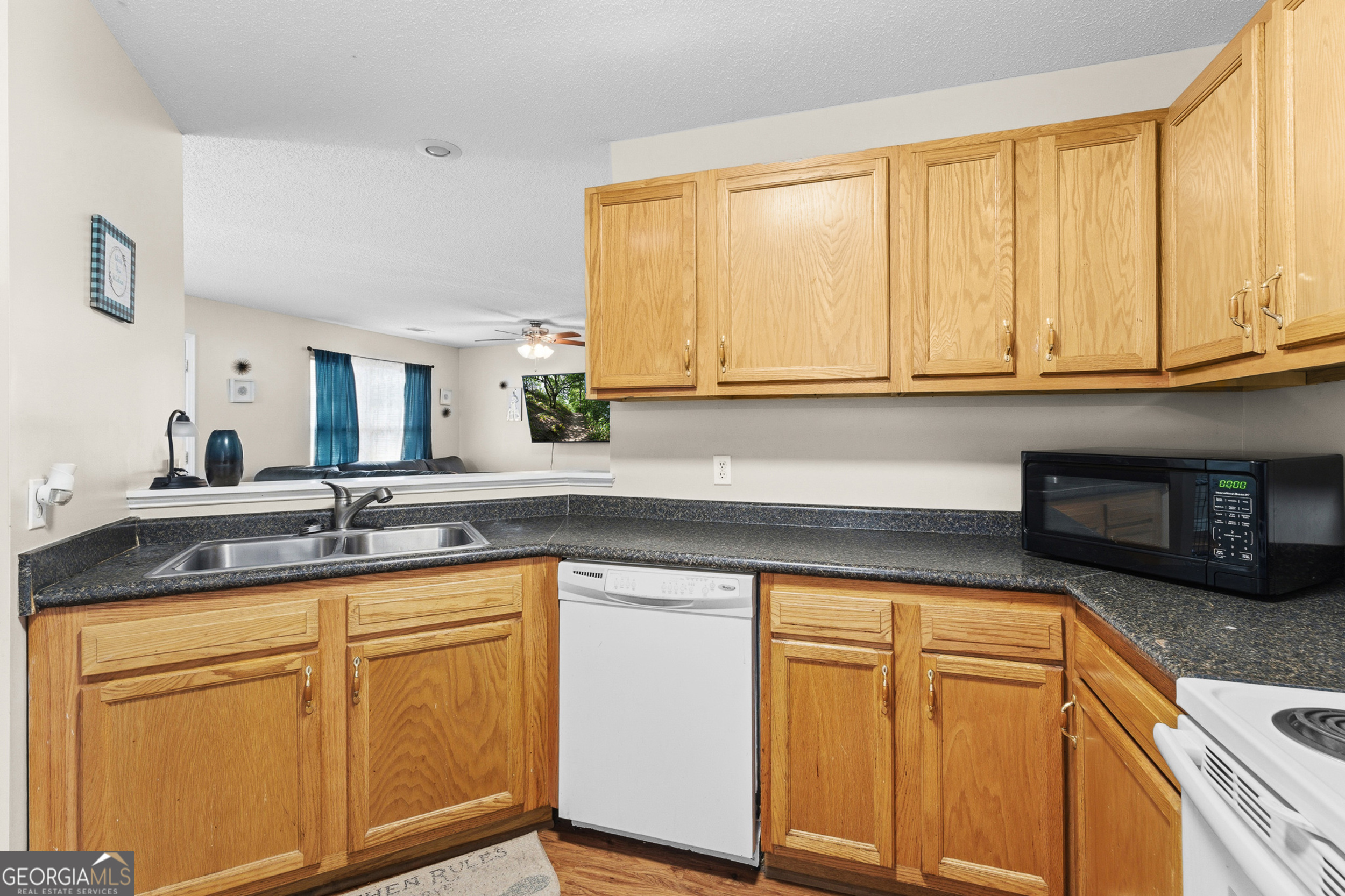 1908 Comet Avenue Property Photo 7
