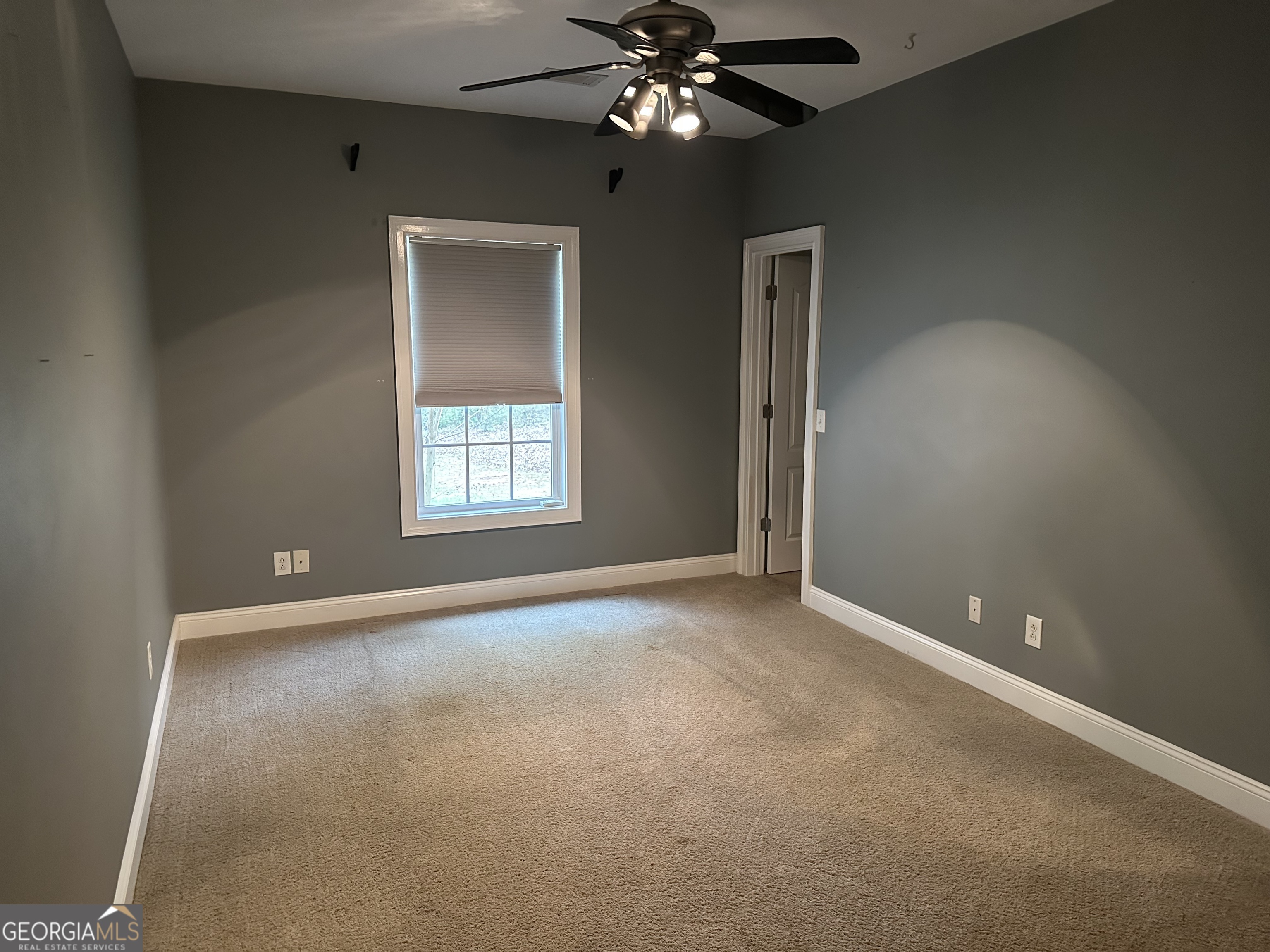 405 Canterbury Drive Property Photo 12