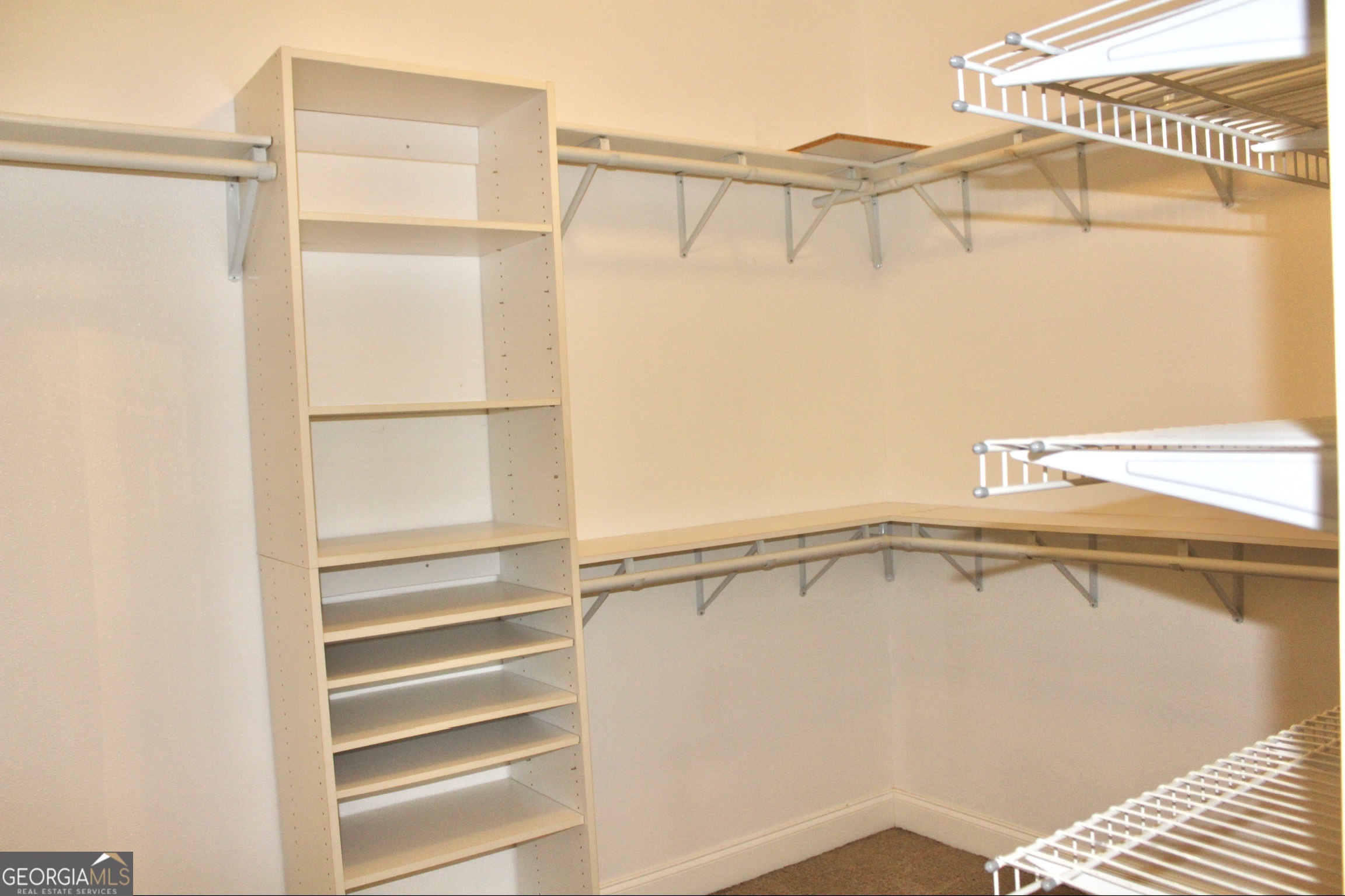 405 Canterbury Drive Property Photo 26