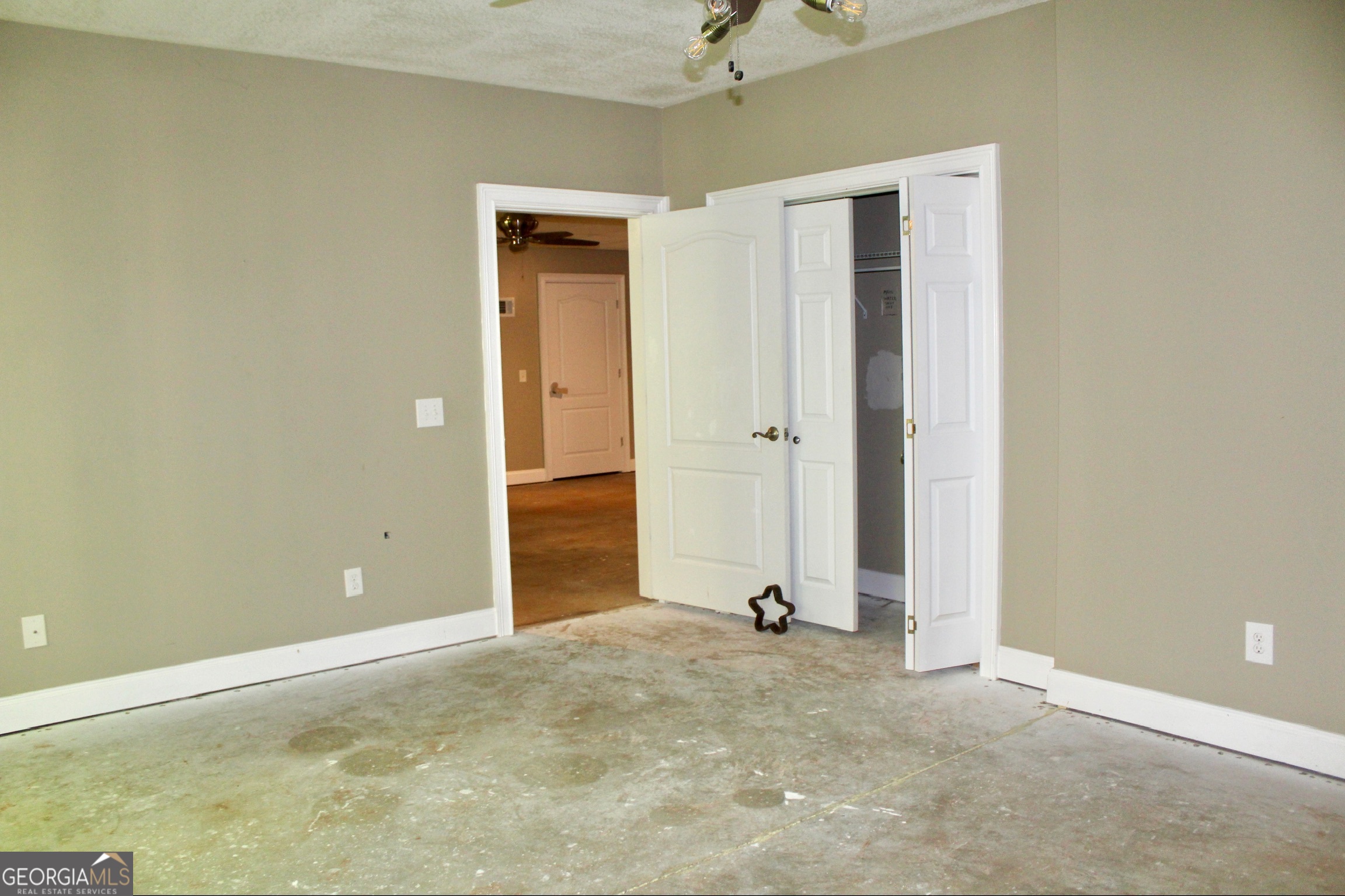405 Canterbury Drive Property Photo 29