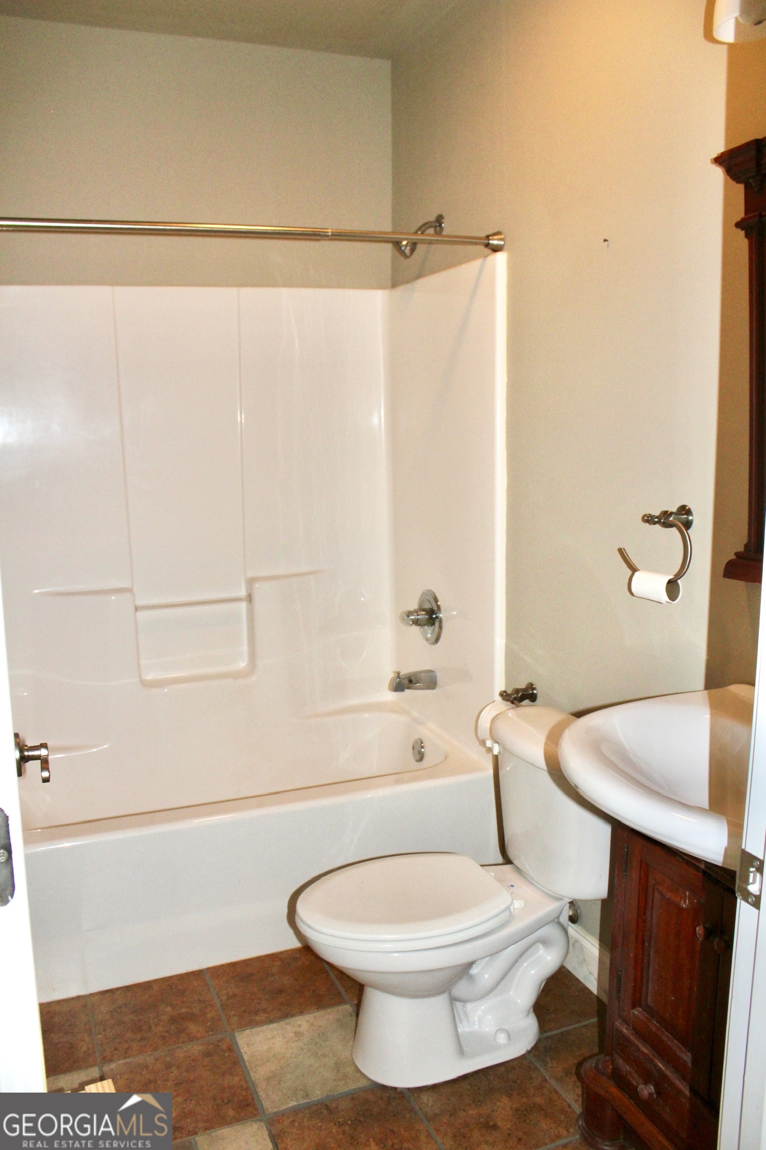 405 Canterbury Drive Property Photo 30