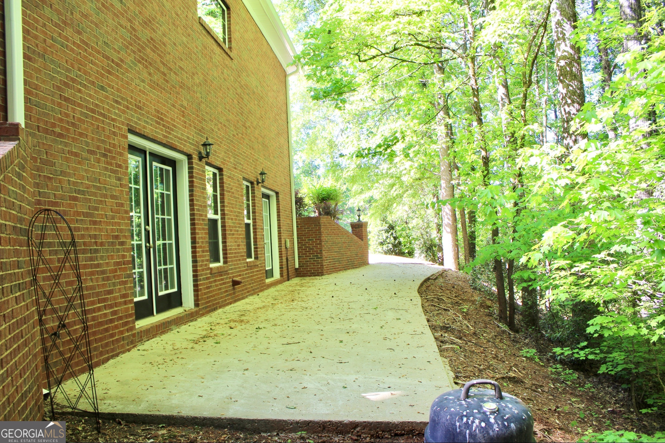 405 Canterbury Drive Property Photo 35