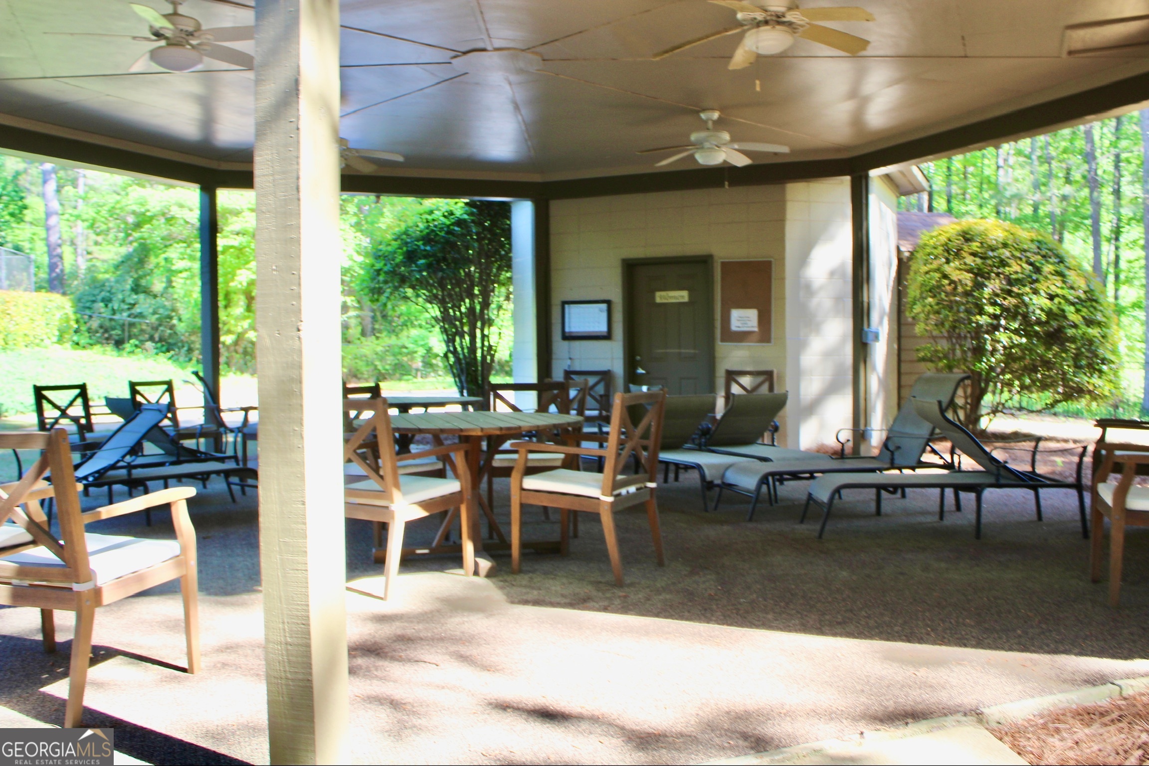 405 Canterbury Drive Property Photo 36