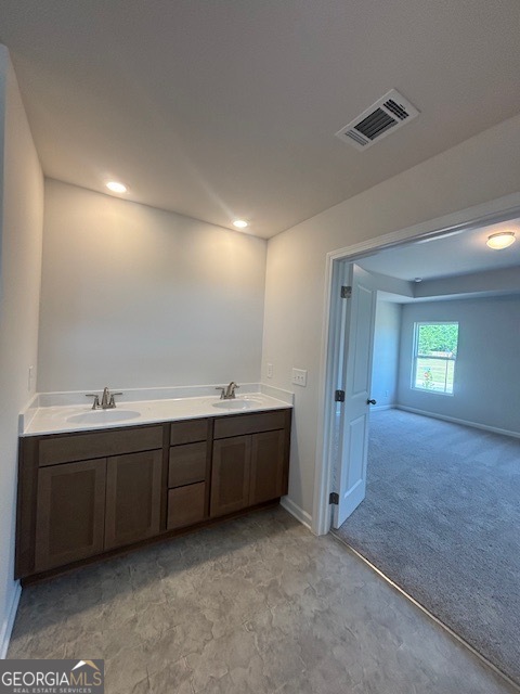 232 Hampton Hollow Drive Property Photo 10
