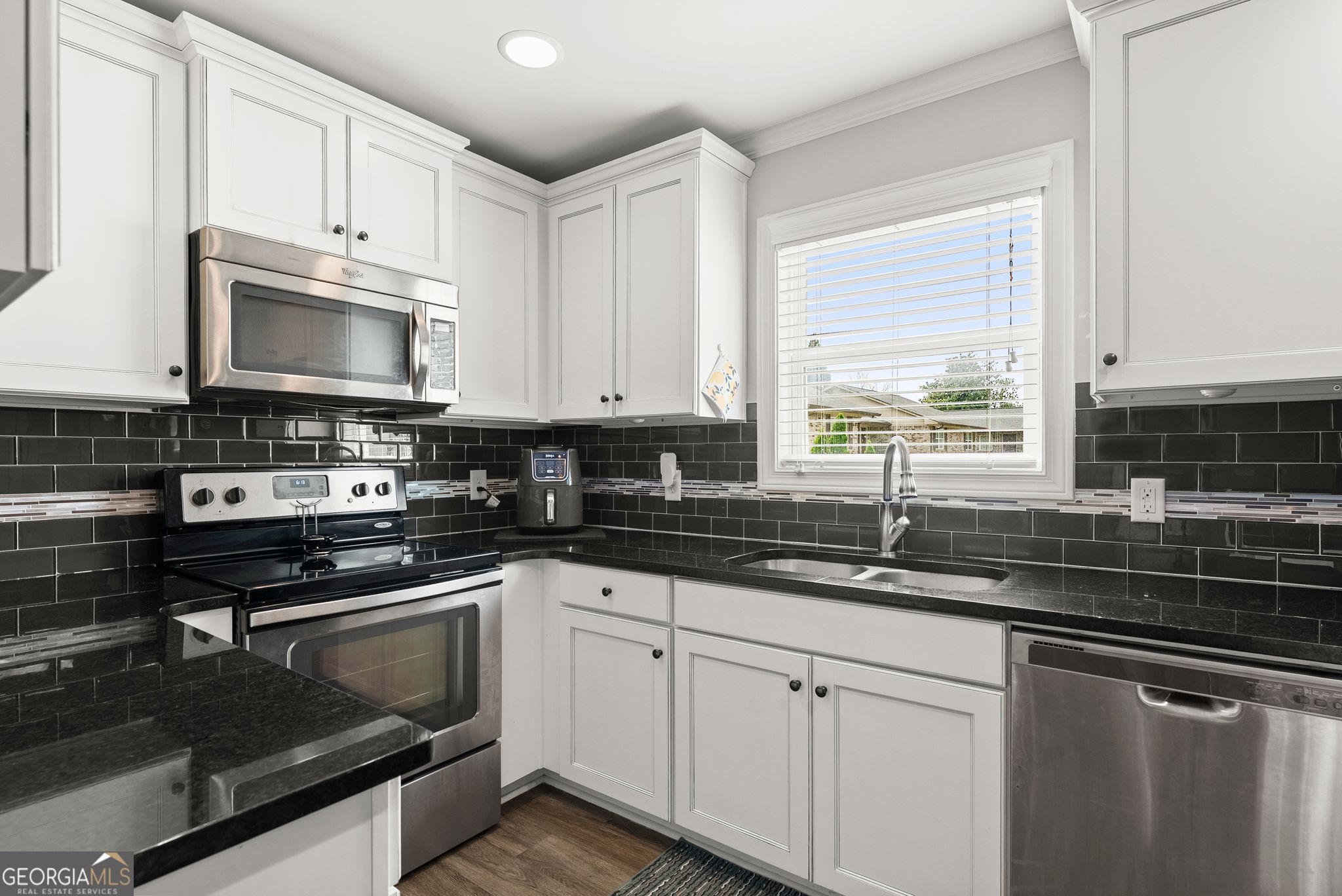 535 Forrest Avenue Property Photo 12