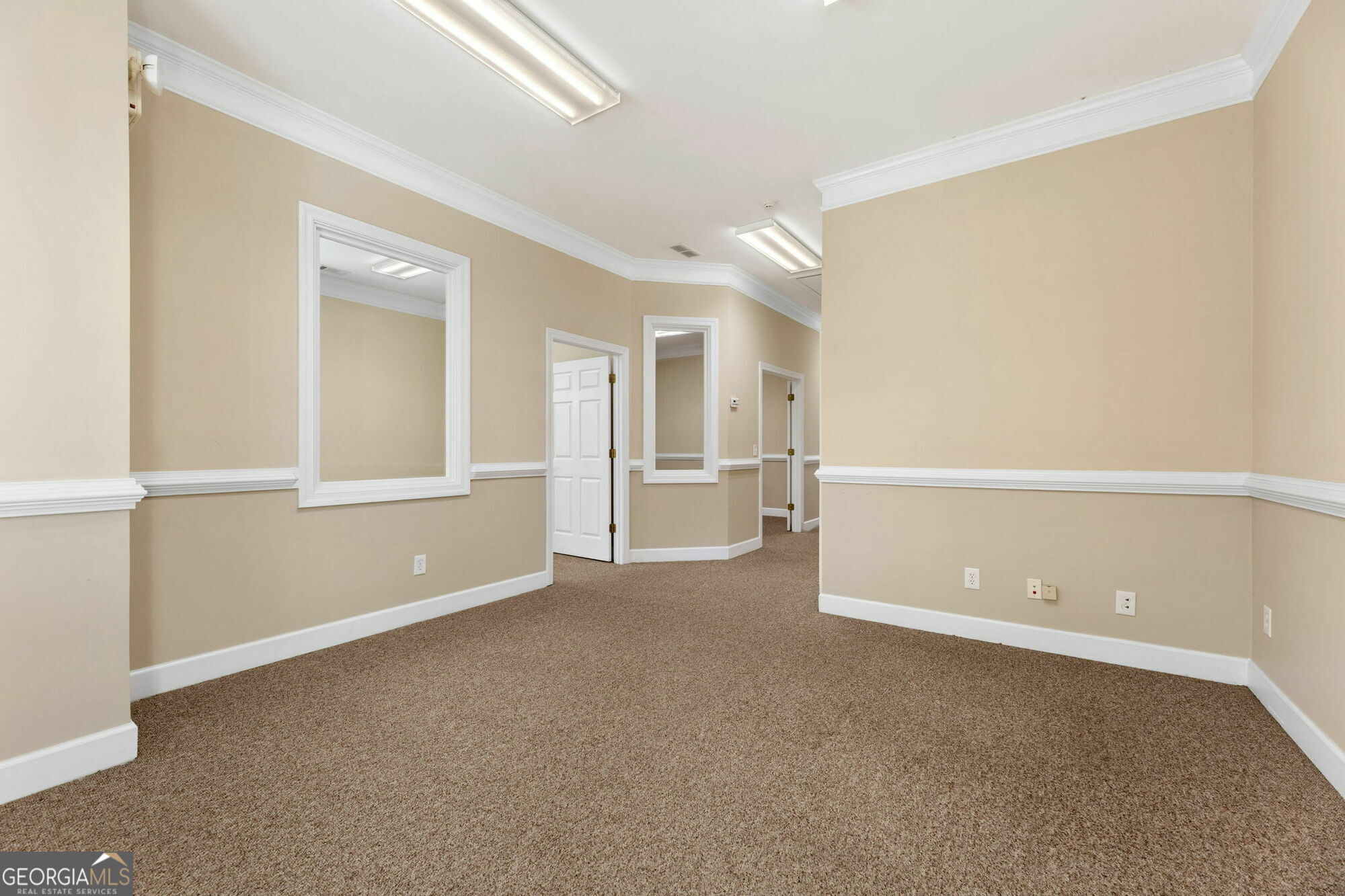 3535 Roswell Road # 18 Property Photo 3