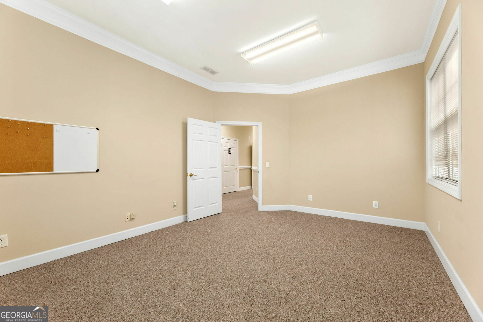 3535 Roswell Road # 18 Property Photo 11