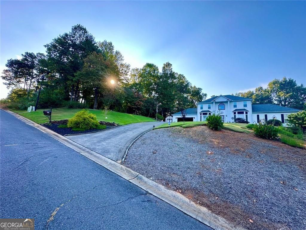 98 Magnolia Court Property Photo 2