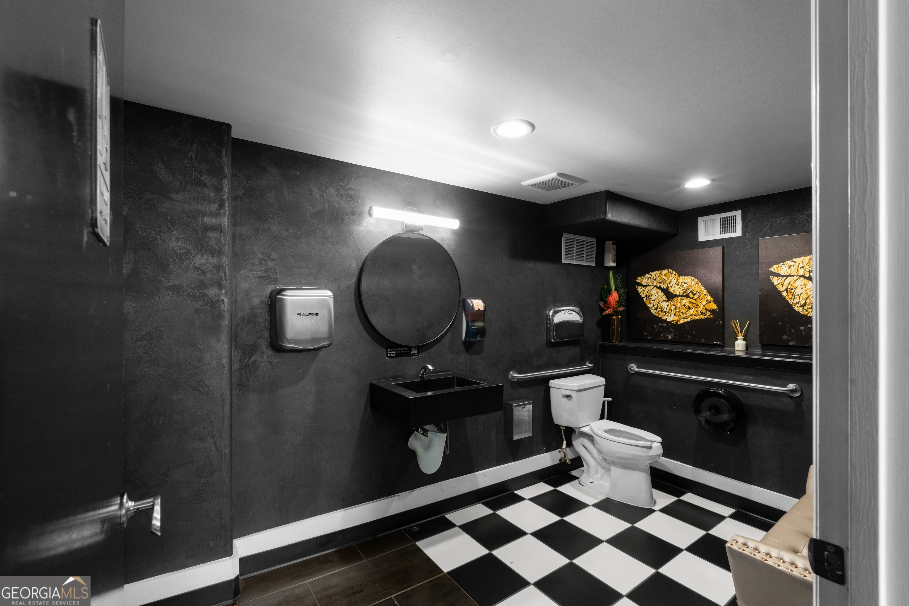 281 Peters Street Sw Property Photo 39