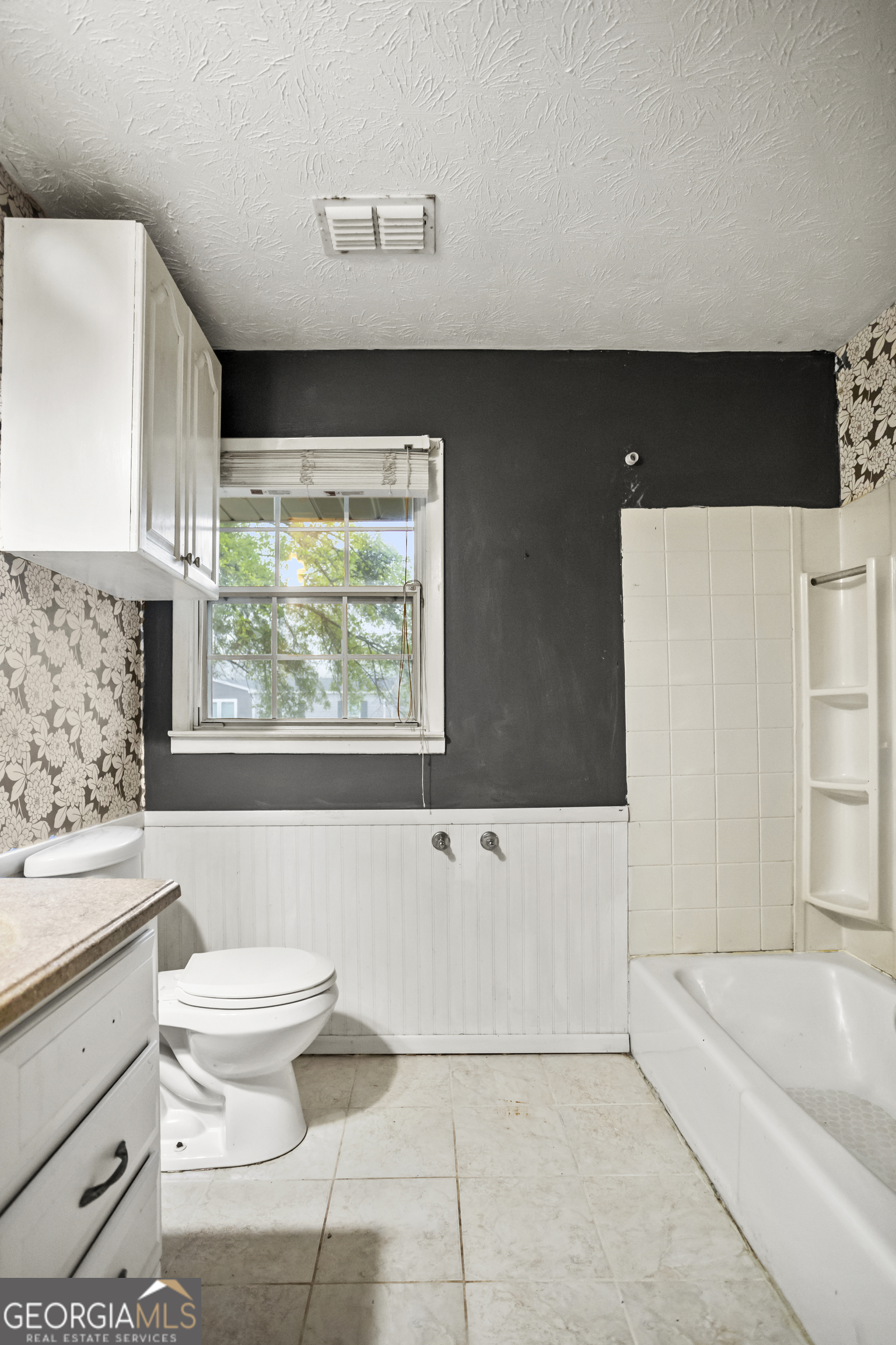121 Canary Circle Property Photo 12