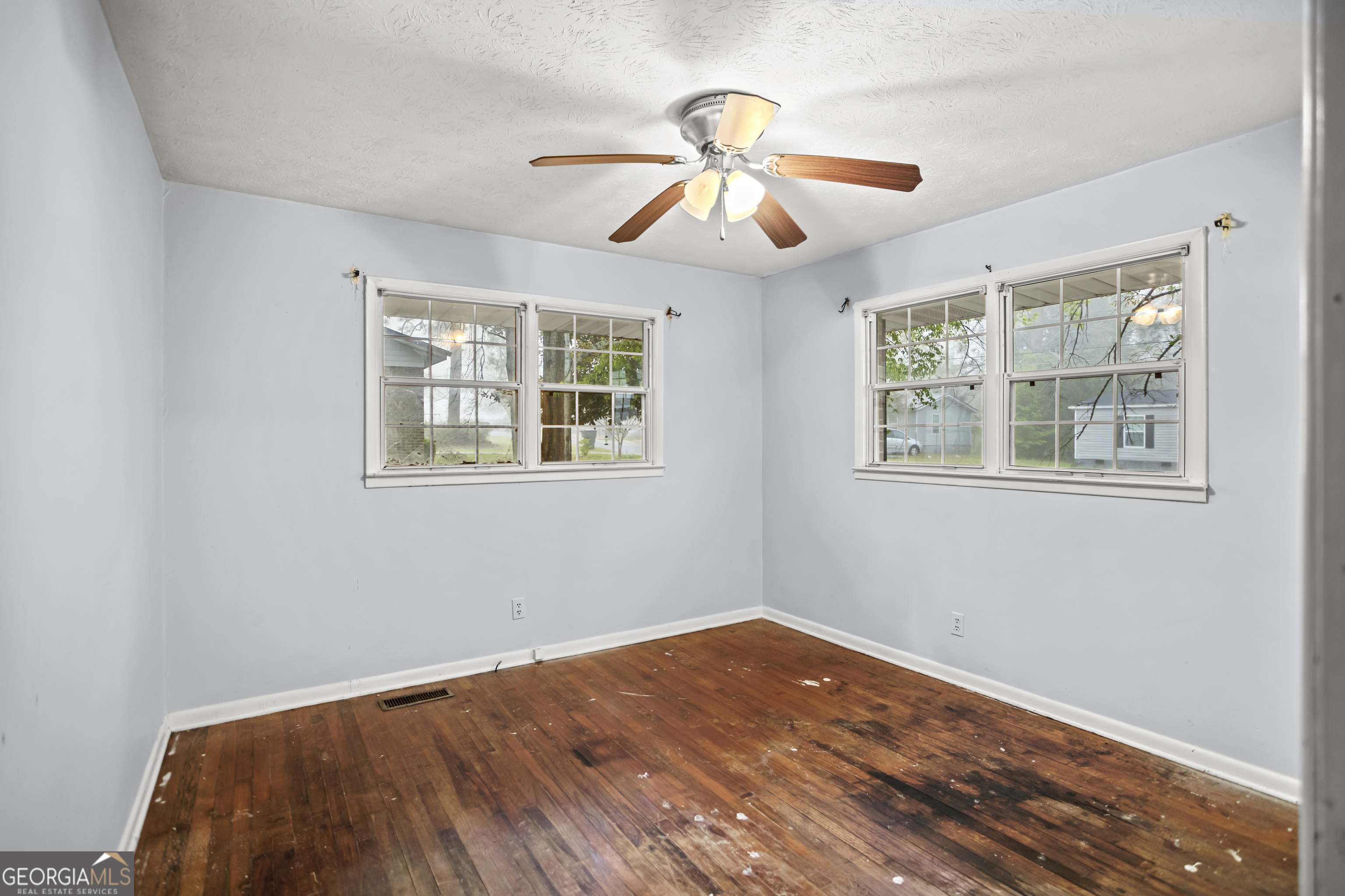 121 Canary Circle Property Photo 14