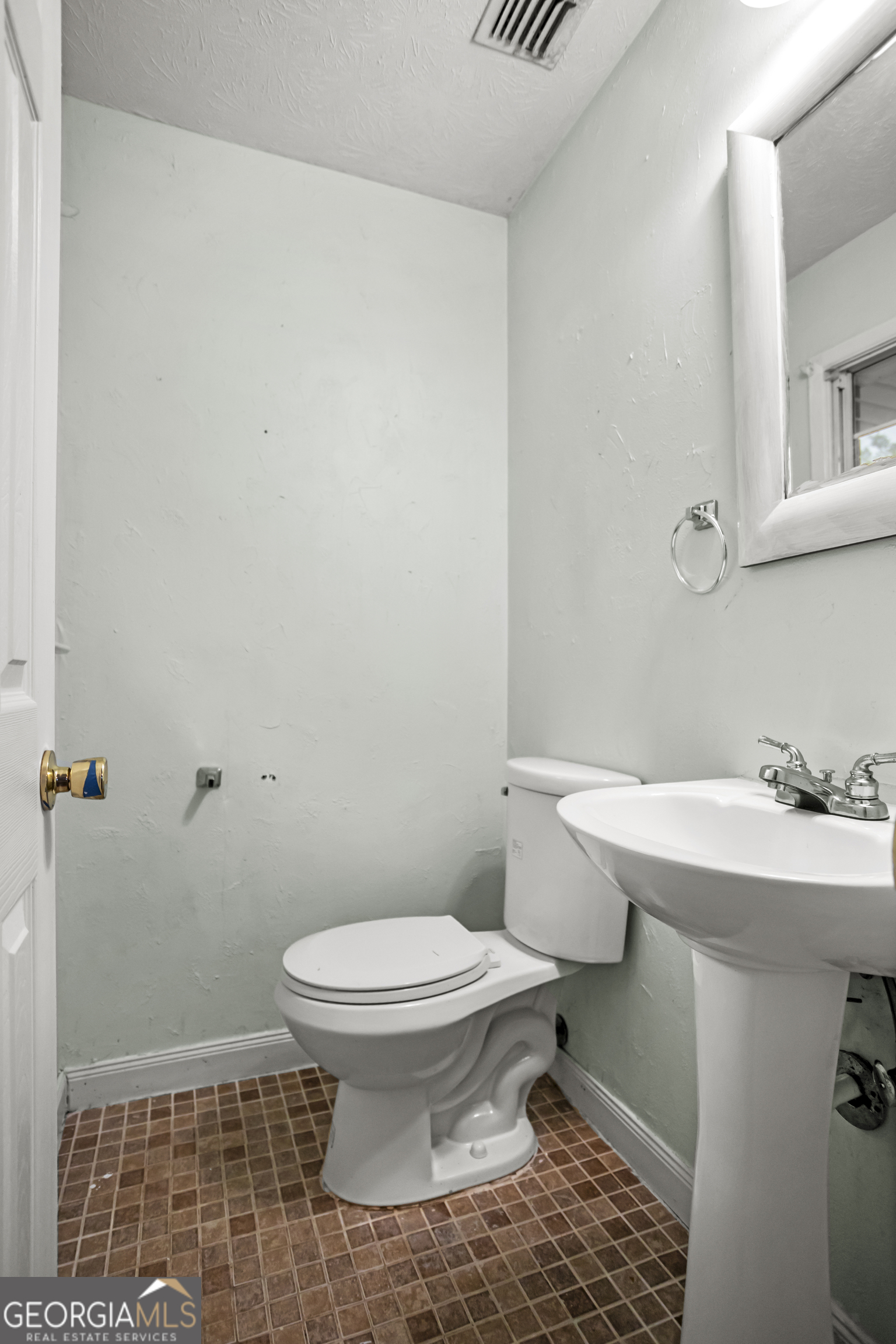 121 Canary Circle Property Photo 16