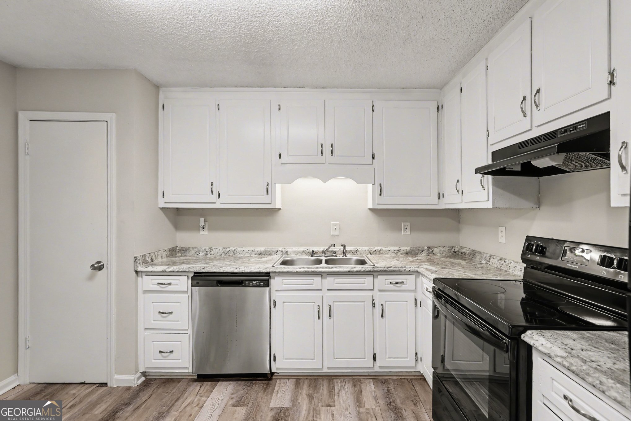 4500 Nebo Road Property Photo 7