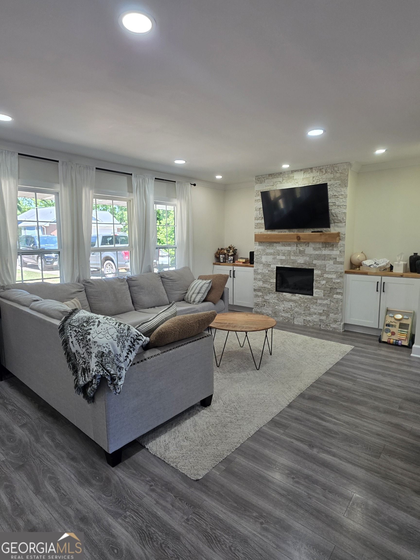 150 Sims Street Property Photo 14