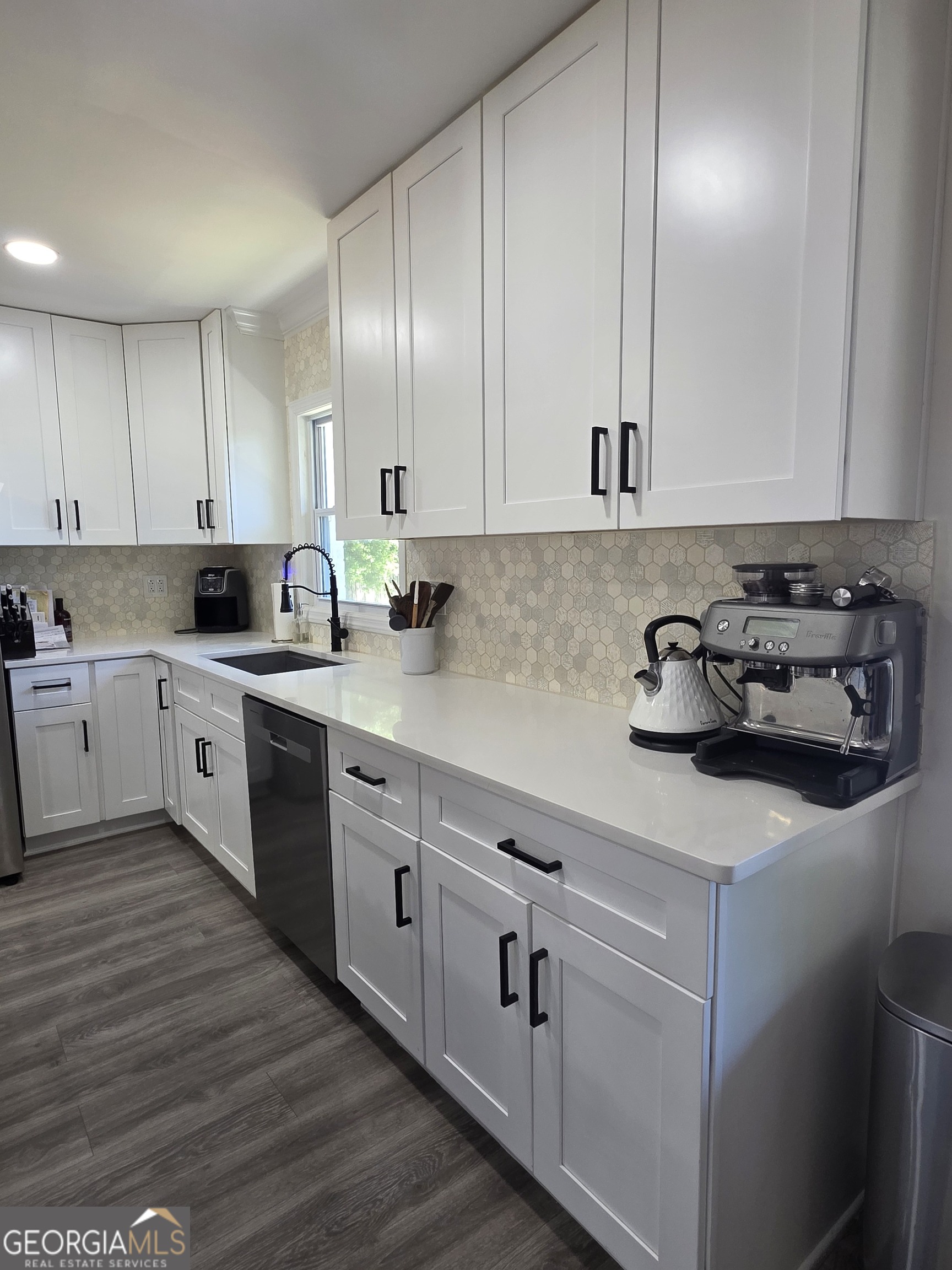 150 Sims Street Property Photo 18