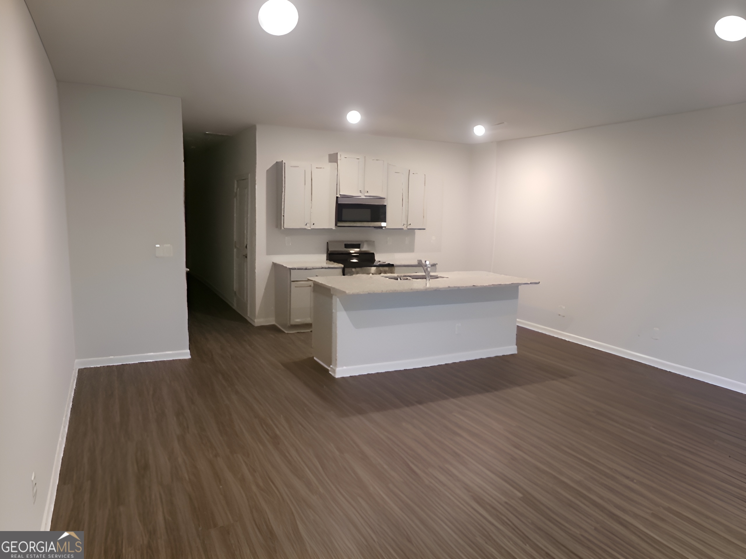 318 Nw Oakwood Drive Property Photo 4