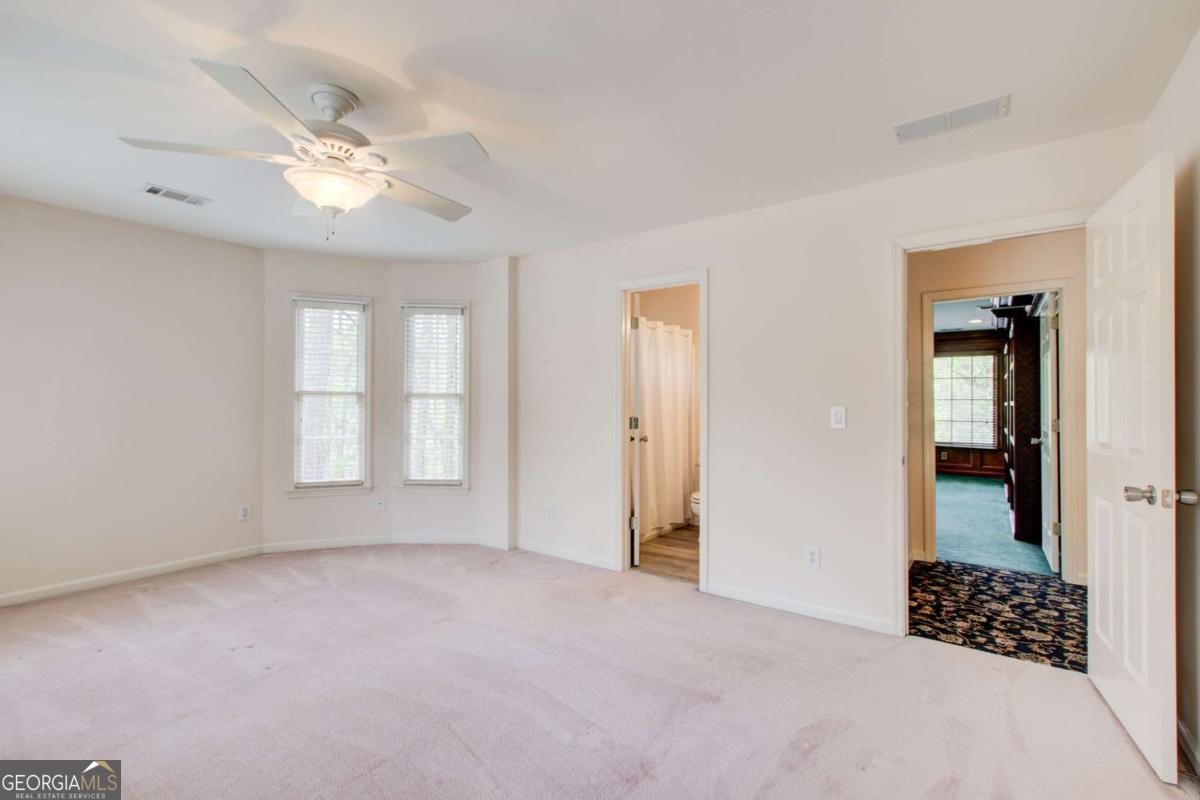 940 Waters Reach Court Property Photo 31