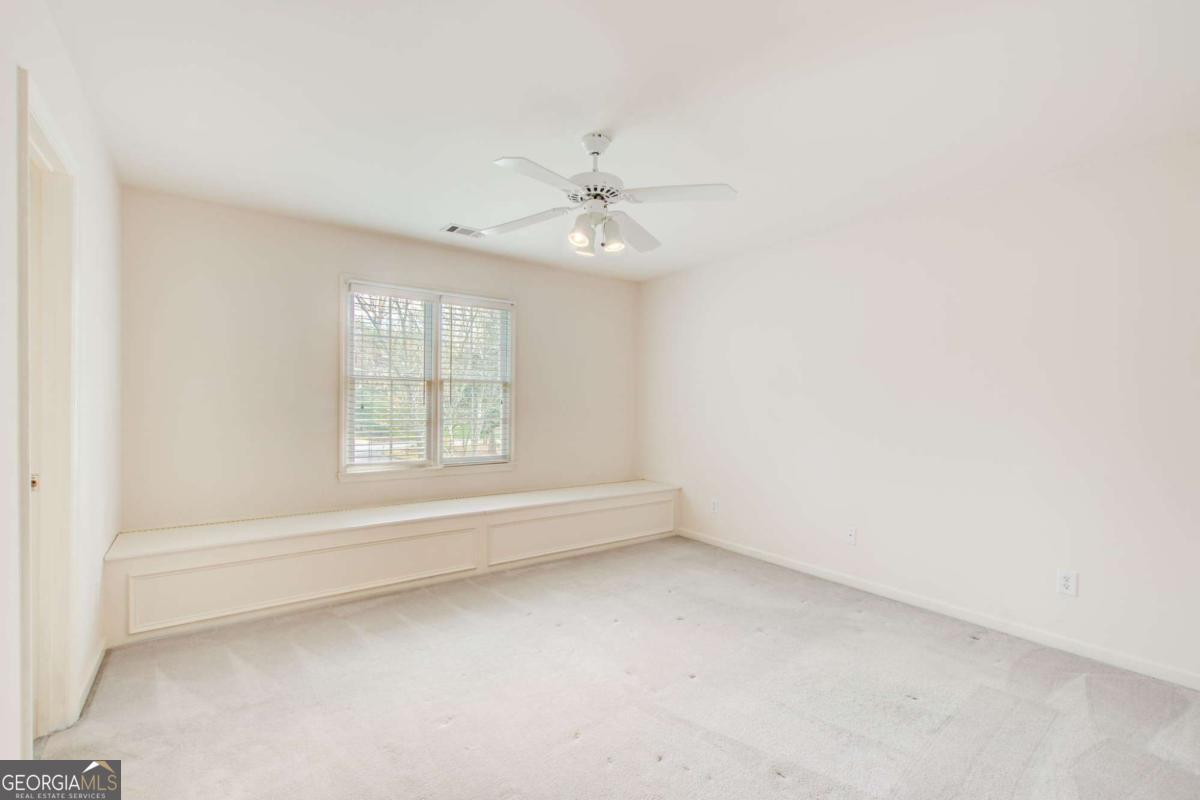 940 Waters Reach Court Property Photo 43