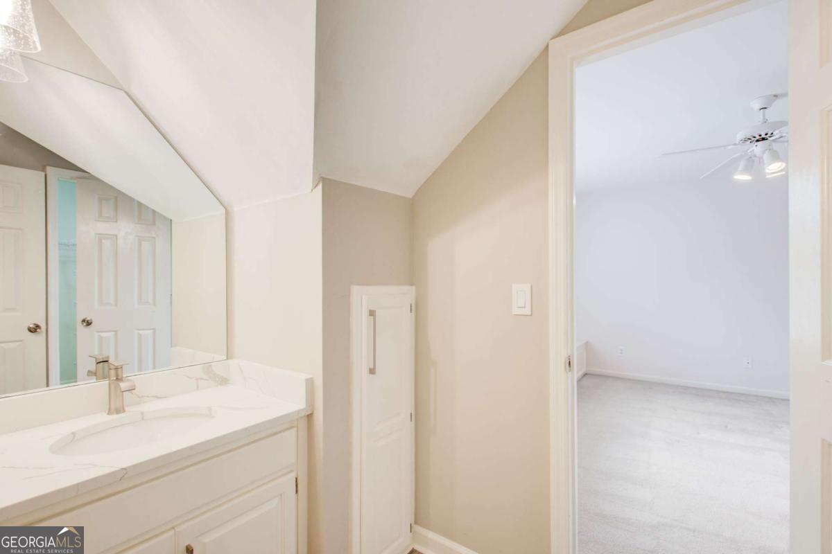 940 Waters Reach Court Property Photo 45