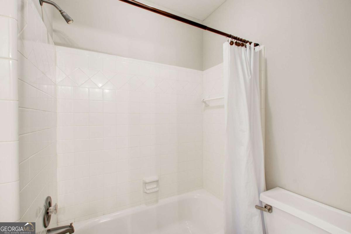940 Waters Reach Court Property Photo 46