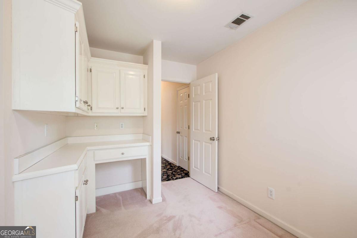 940 Waters Reach Court Property Photo 52