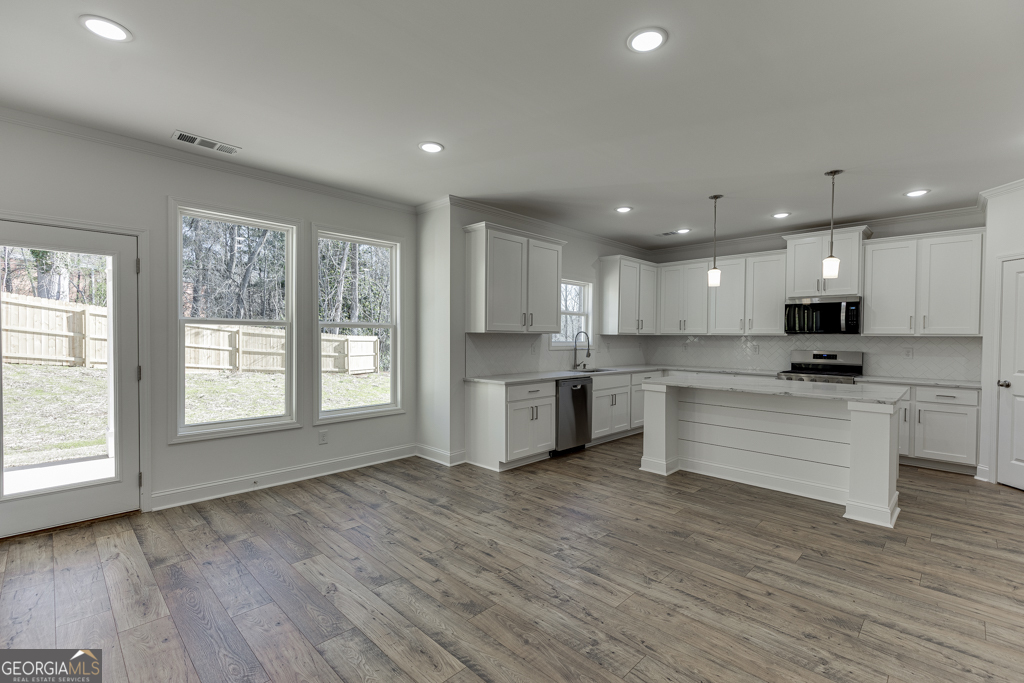 929 Lakeview Property Photo 15