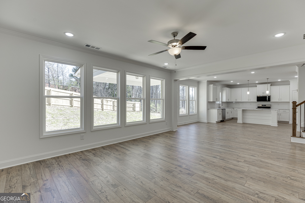 929 Lakeview Property Photo 21