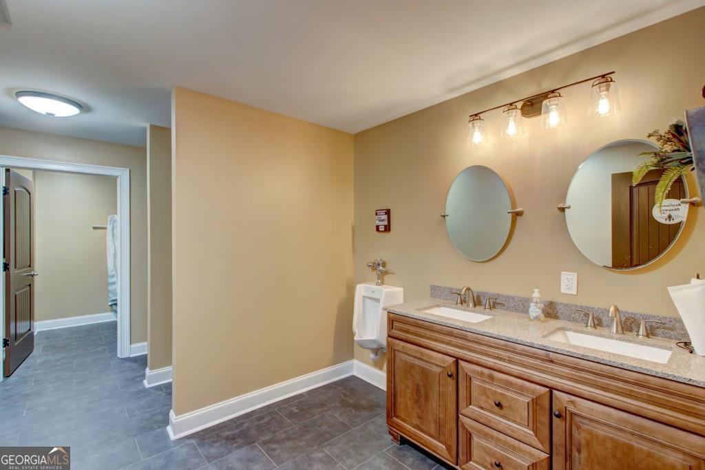 6190 Crestline Drive Property Photo 28