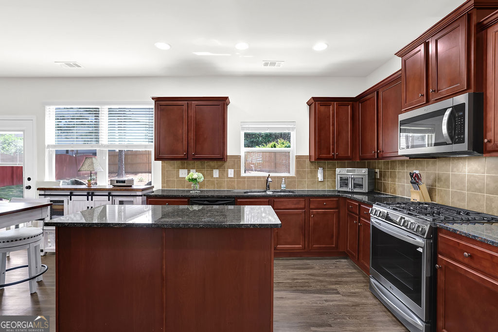 125 Park Village Drive Property Photo 5