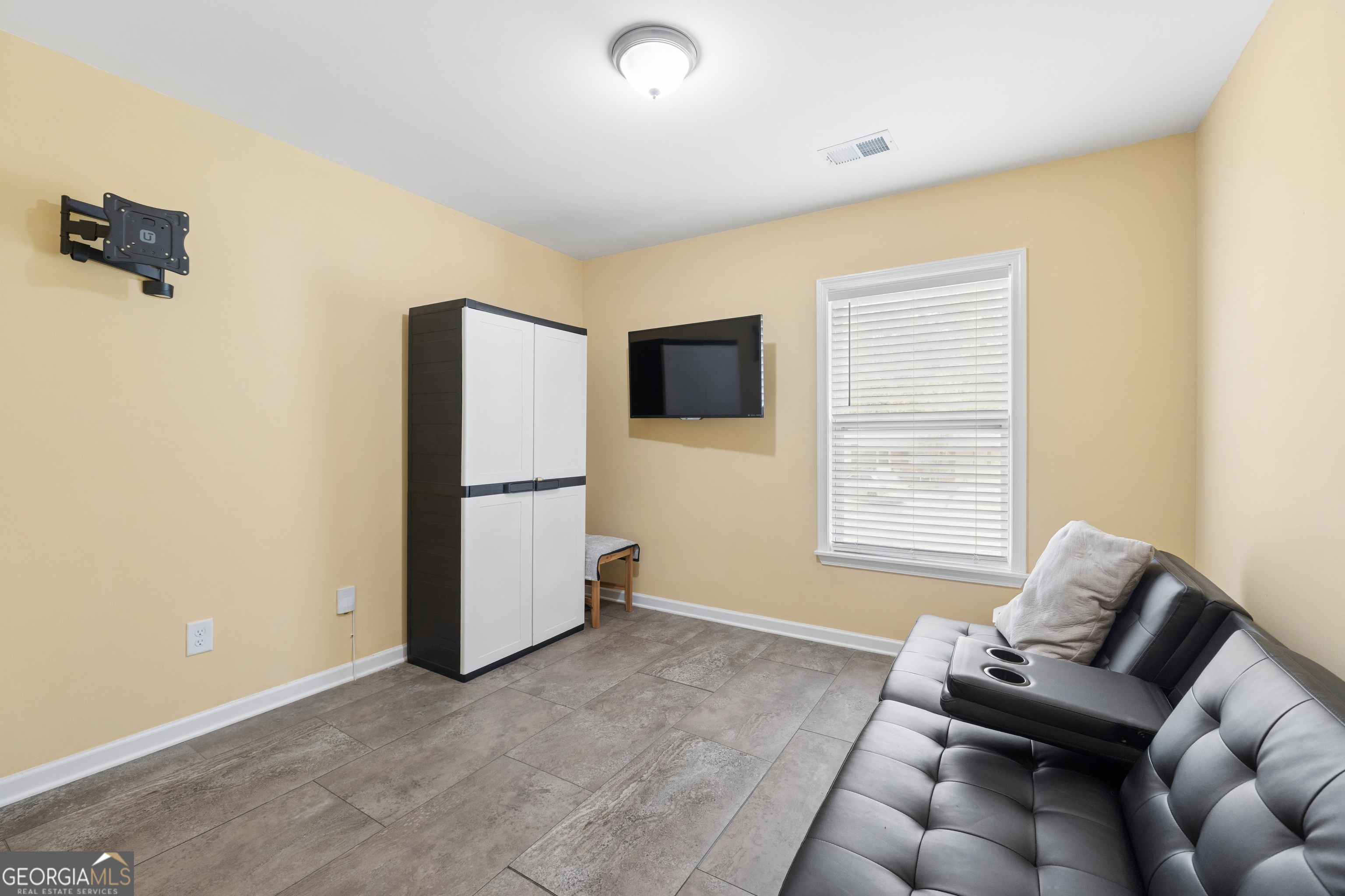 982 Green Meadow Drive Property Photo 18