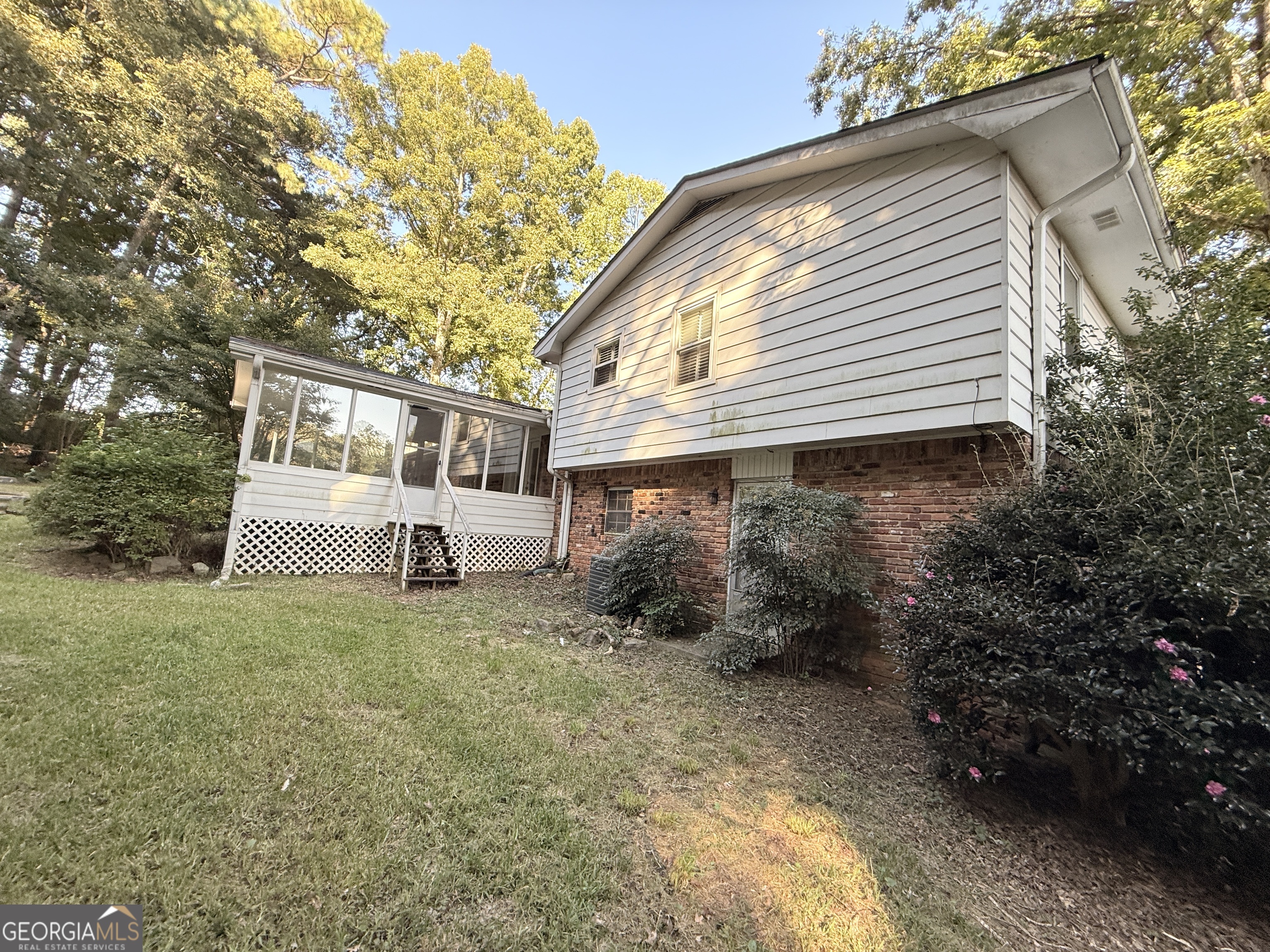 2153 Kings Forest Drive Property Photo 2