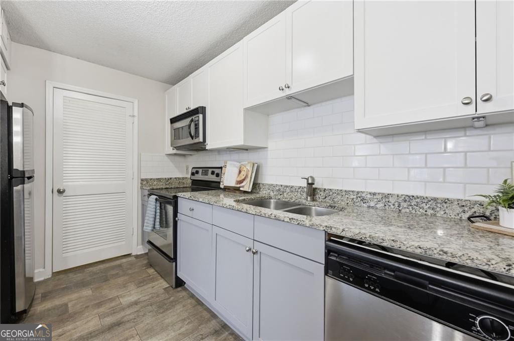 2657 Lenox Road NE # 113 Property Photo 1