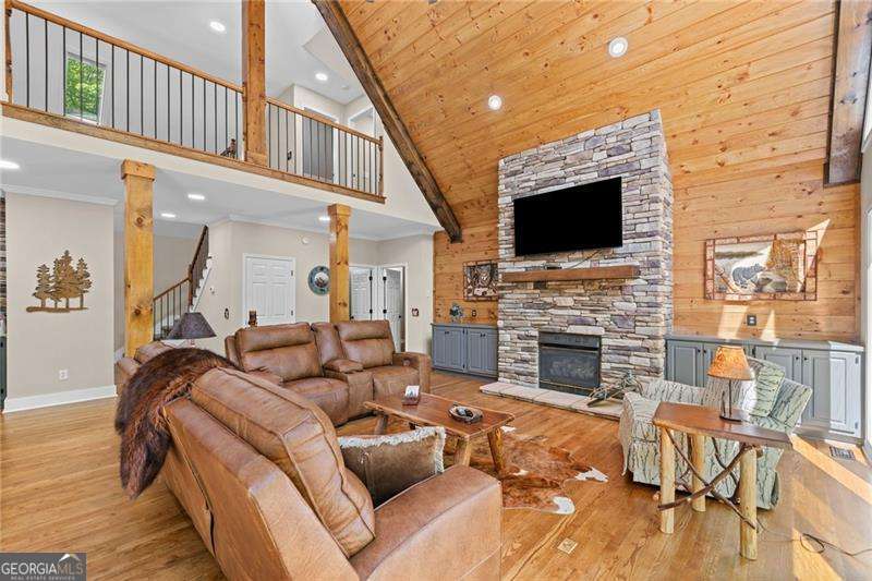 816 Alpine Drive Property Photo 2