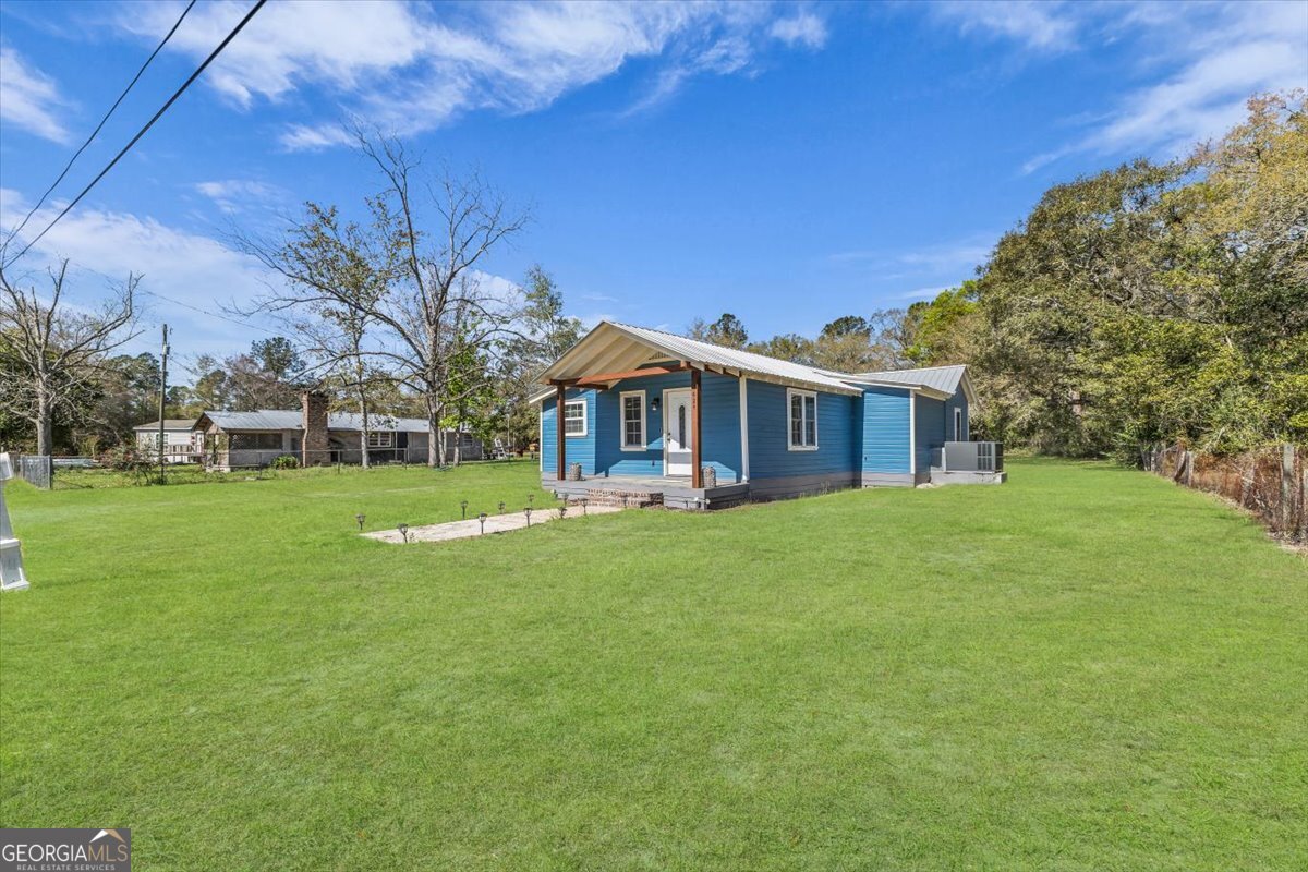 424 Gilford Street Property Photo 1